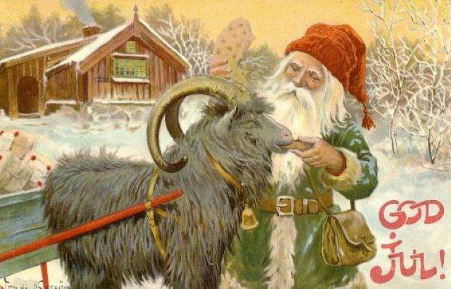 Lutin de Noel donnant à manger au Julbock. Le Julbock est l’un des plus vieux symboles de Noël des pays scandinaves et du nord de l’Europe. On peut le traduire en français par bouc de Yule ou chèvre de Noël.