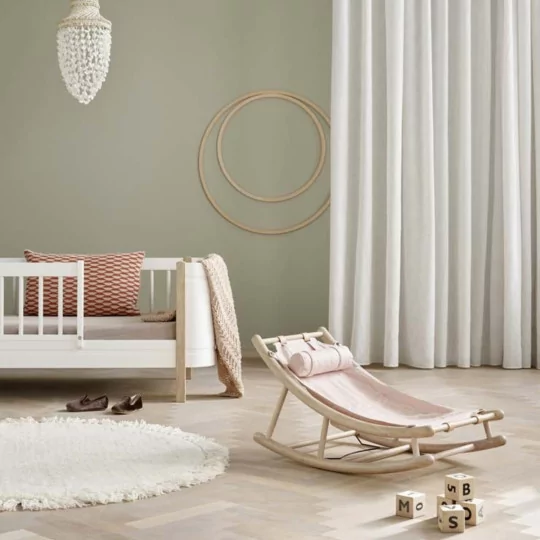 Rocking chair design pour chambre de fille Rocking chair design pour chambre de fille