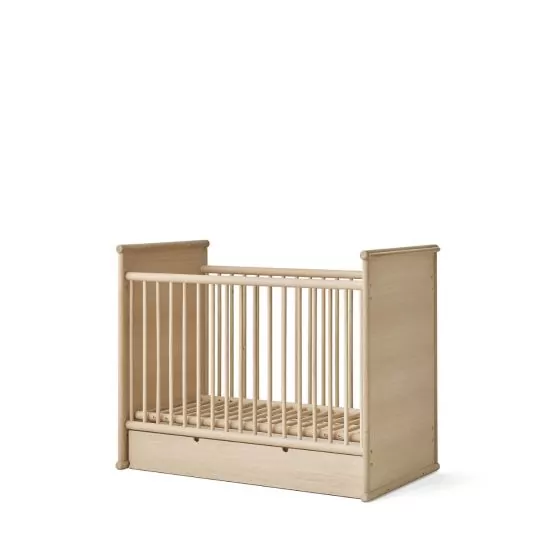 Lit pour bébé en chêne Camp Novel 