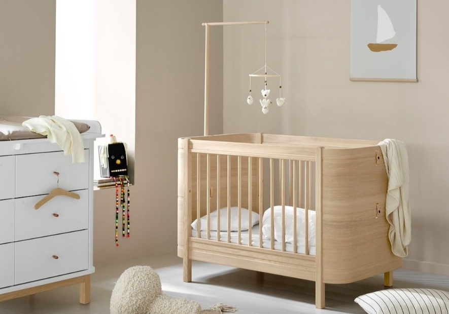 chambre d'enfant épurée en bois